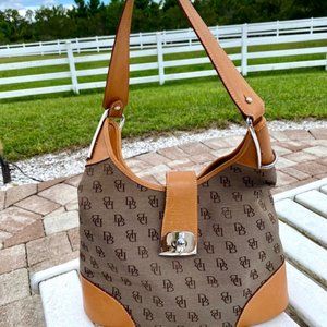 Dooney & Bourke Purse